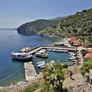 Der Hafen in Beli (Insel Cres) – Beli ist eine der ältesten Siedlungen auf der Insel Cres